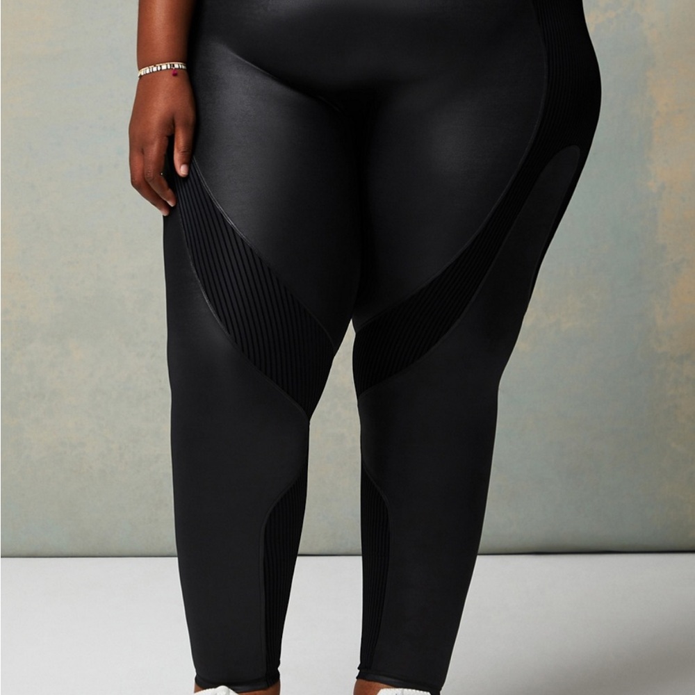 Fabletics Black Motion 365+ leggings
